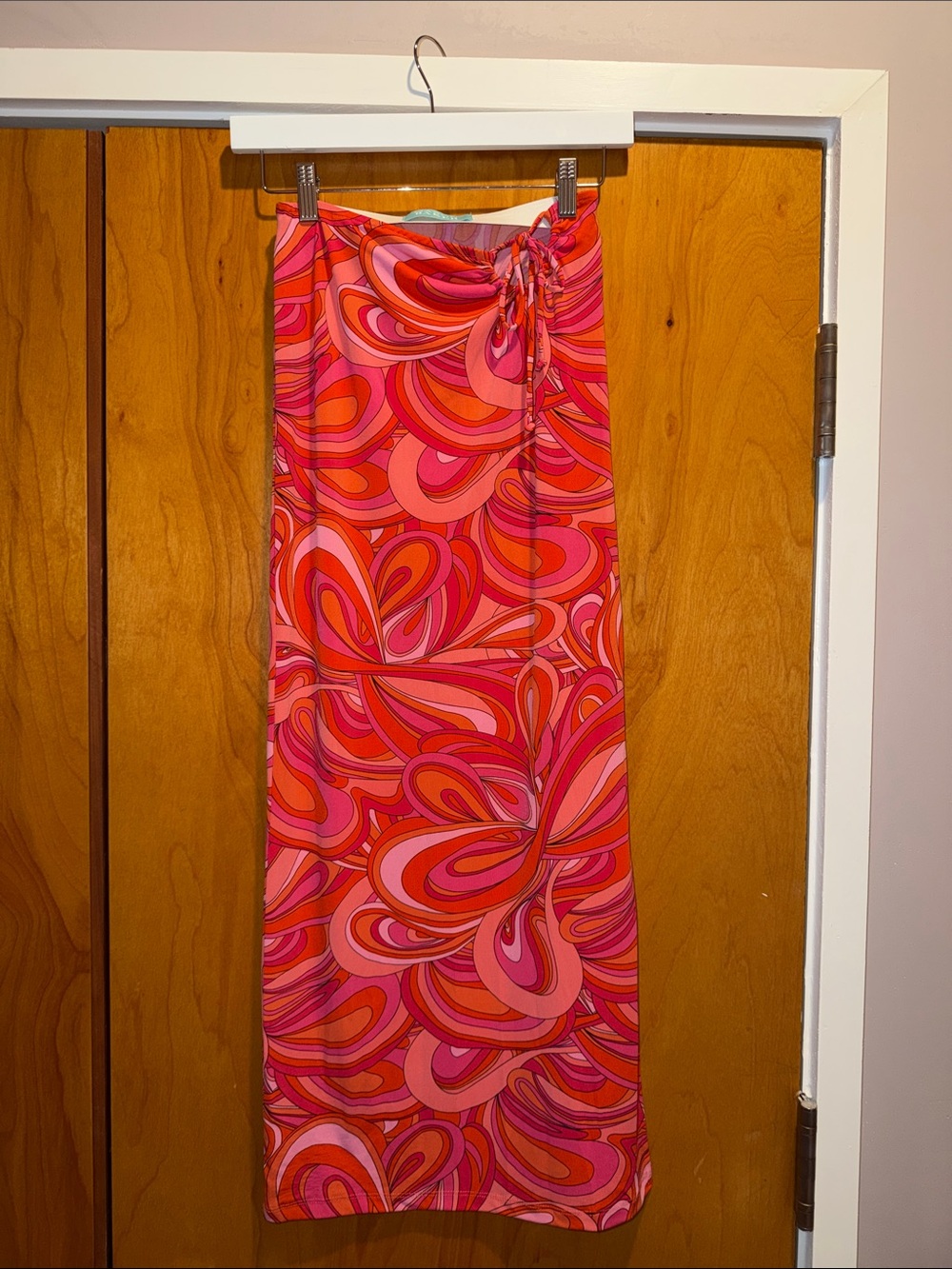 Vibrant Pink & Red Swirl Women’s Swim Sarong Cover-Up